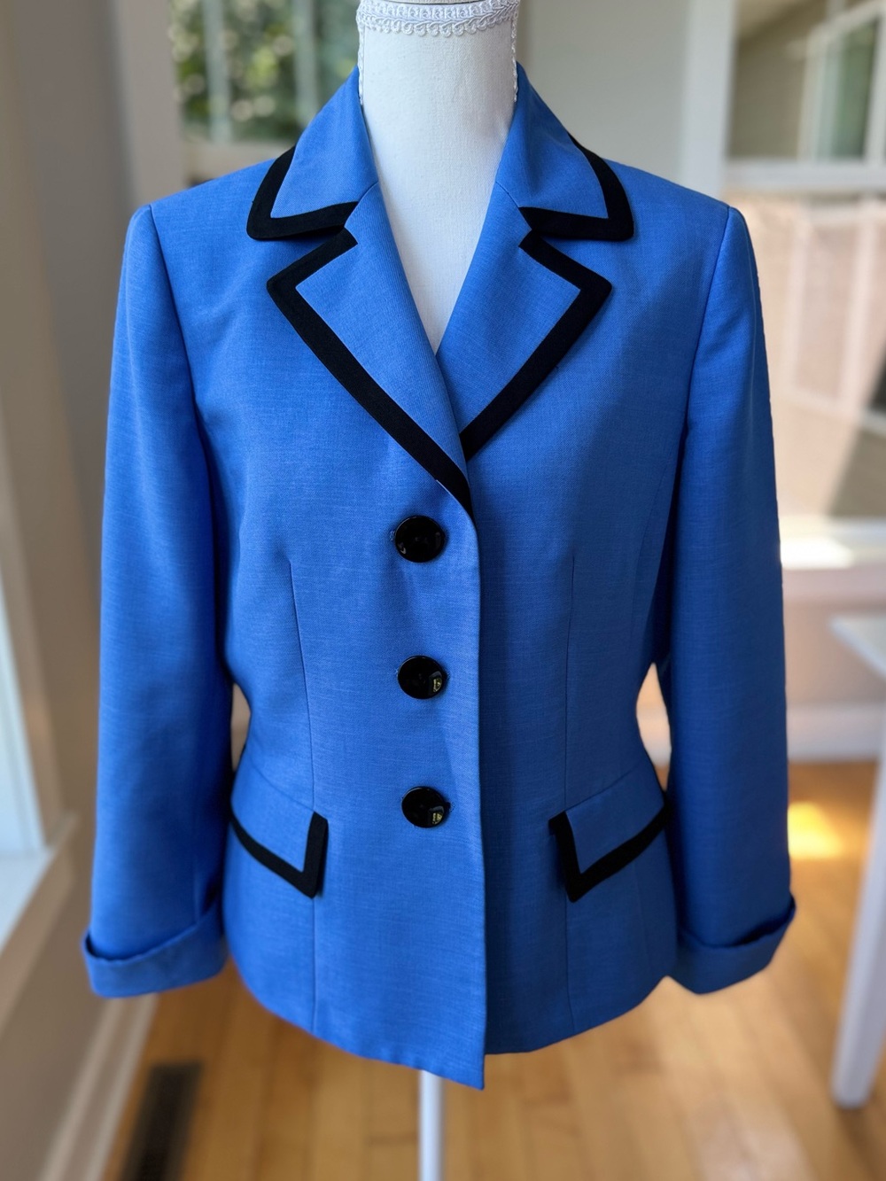 Le Suit Royal Blue Blazer with Black Trim Sz 8